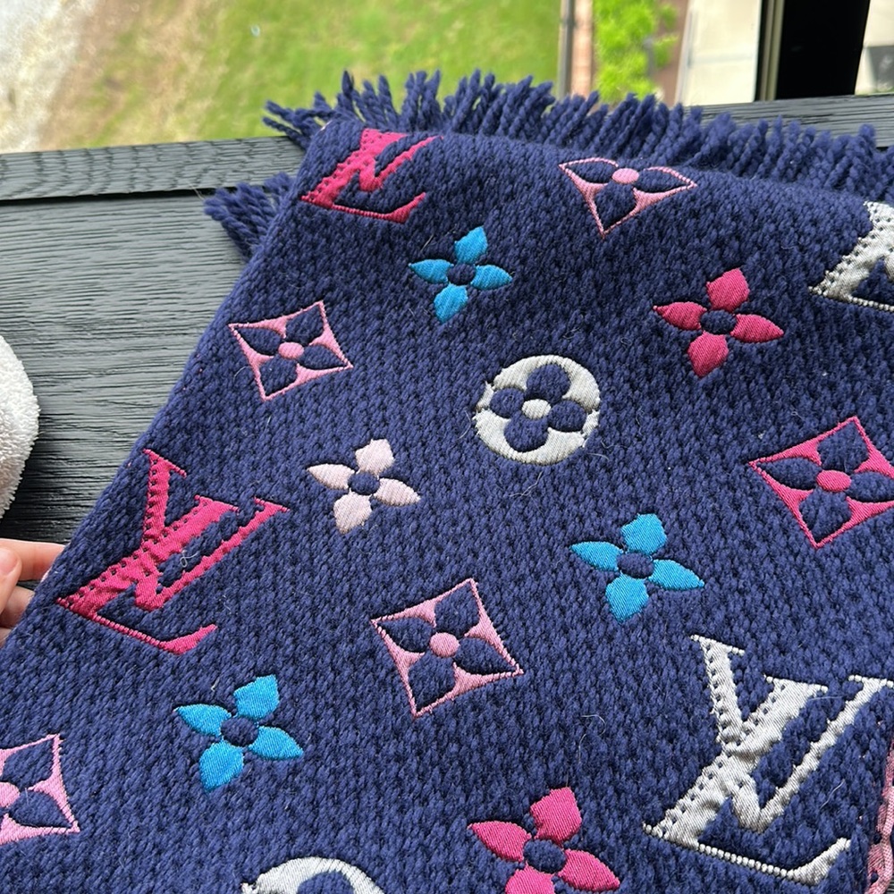 Louis Vuitton scarf. Minimal use.